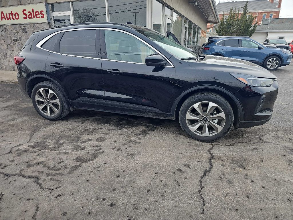 2025 Ford Escape Platinum