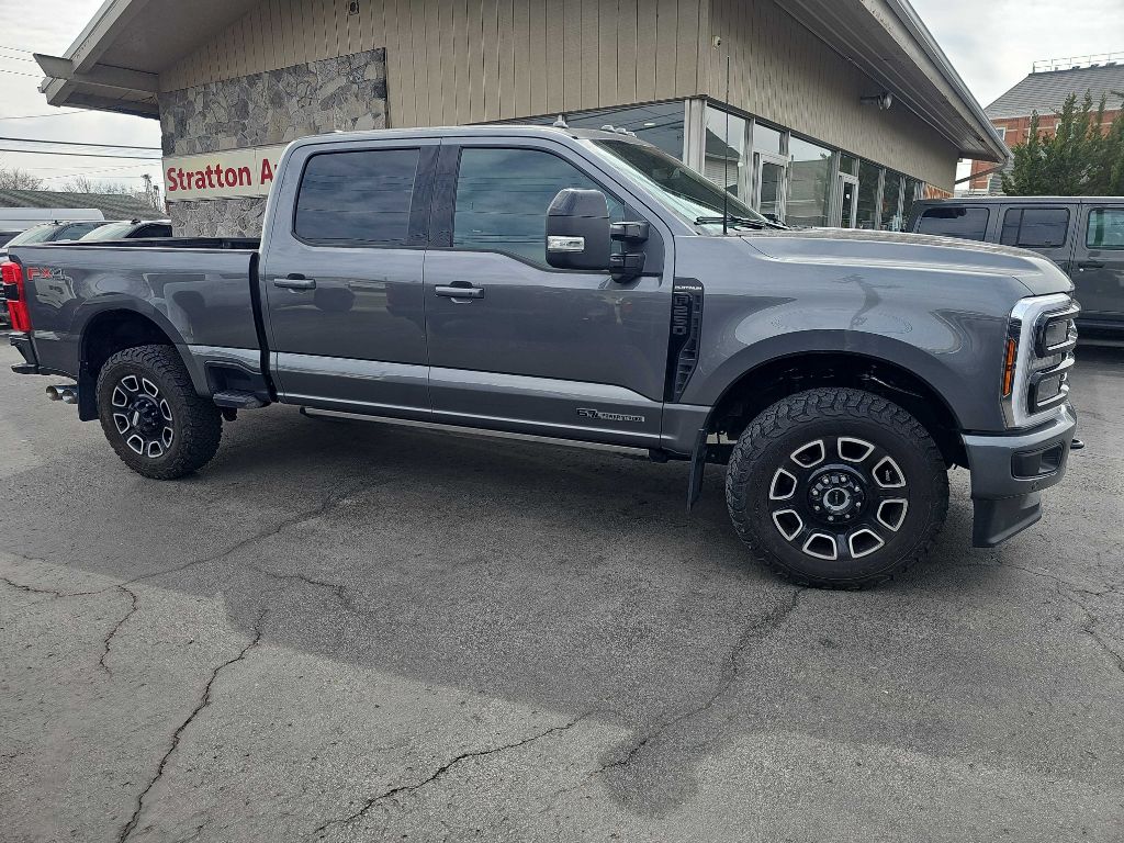 2025 Ford F-250 Platinum