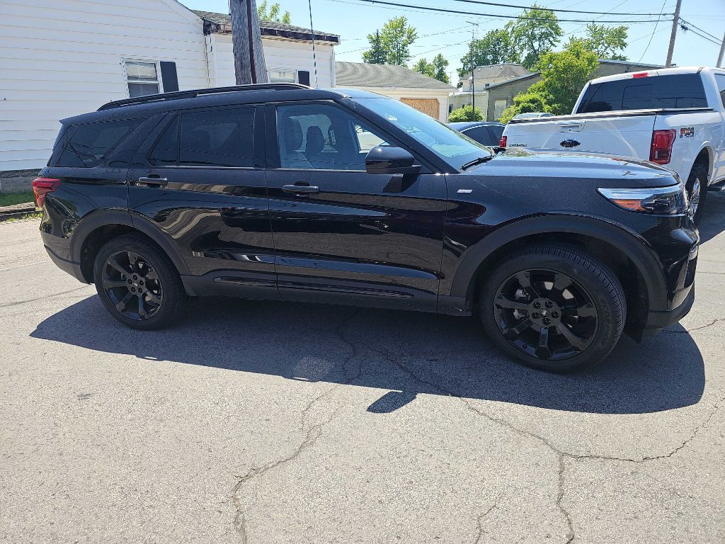 2024 Ford Explorer ST Line