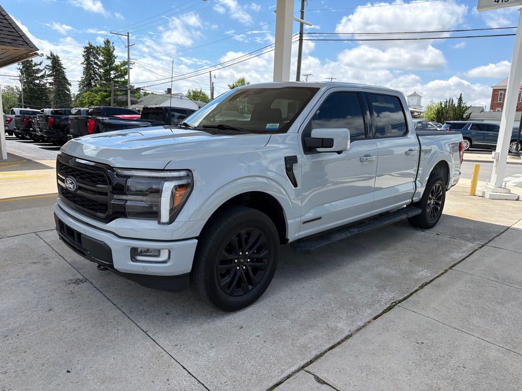 2024 Ford F-150 Lariat Black Appearance Package