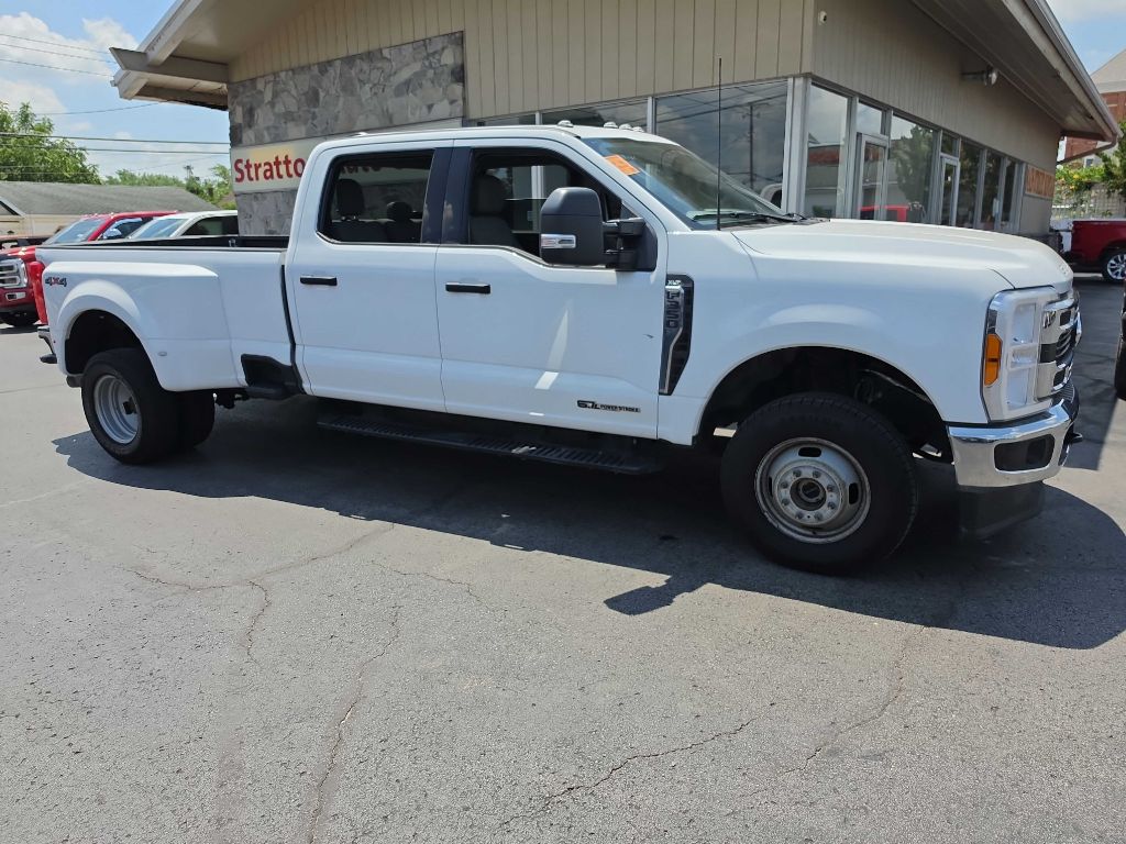 2023 Ford F350 XLT DRW